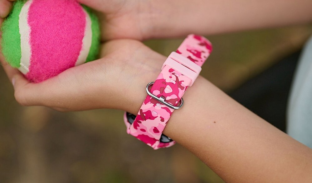 Smartwatch GARETT Kids Moro 4G ekran bateria pasek wykonanie odporność funkcje monitoring pomiar aplikacja łączność odbieranie dzwonienie