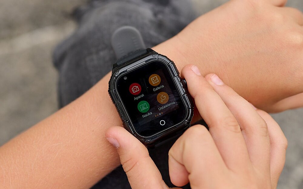 Smartwatch GARETT Kids Protect 4G ekran bateria pasek wykonanie odporność funkcje monitoring pomiar aplikacja łączność odbieranie dzwonienie