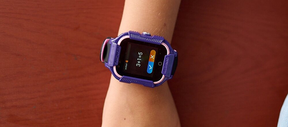 Smartwatch GARETT Kids Neon 4G ekran bateria pasek wykonanie odporność funkcje monitoring pomiar aplikacja łączność odbieranie dzwonienie