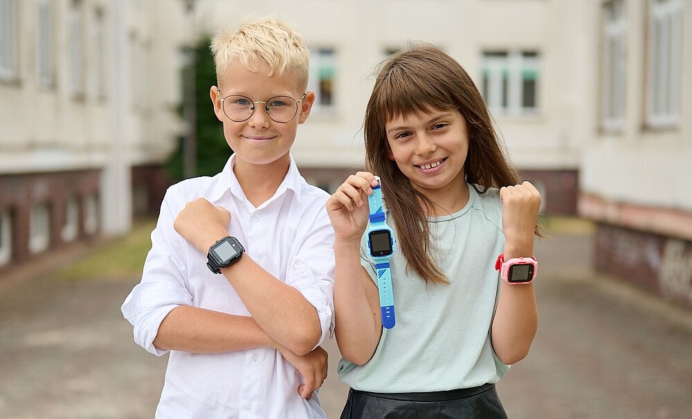 Smartwatch GARETT Kids Protect 4G ekran bateria pasek wykonanie odporność funkcje monitoring pomiar aplikacja łączność odbieranie dzwonienie