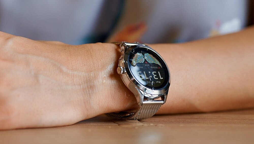 Smartwatch GARETT Women Naomi Pro ekran bateria pasek wykonanie odporność funkcje monitoring pomiar aplikacja łączność odbieranie dzwonienie