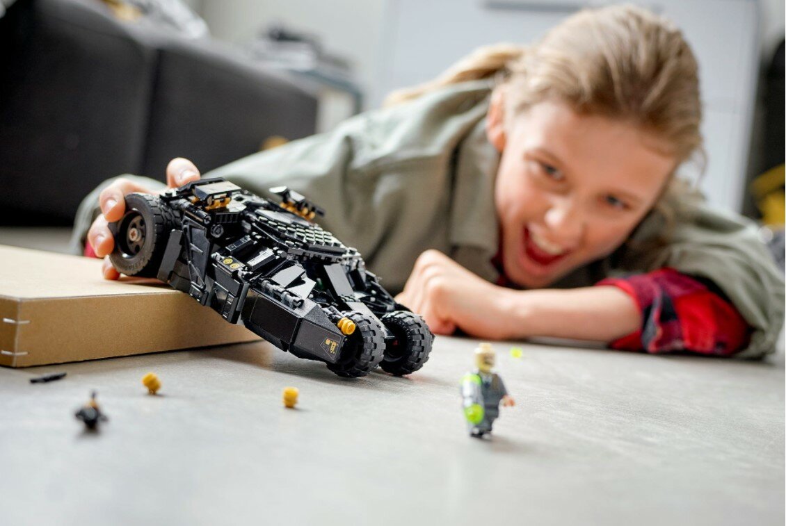 LEGO DC Batman Tumbler starcie ze Strachem na Wróble 76239 Klasyczna akcja z Batmanem Daj się porwać wyobraźni