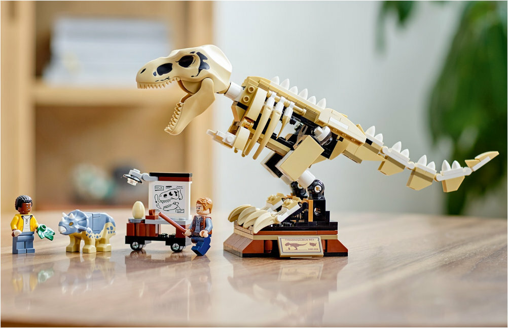 LEGO Jurassic World Wystawa skamienialosci tyranozaura 76940 idelany na prezeny ruchomy szkielet tyranozaura poszerzanie wiedzy nauka