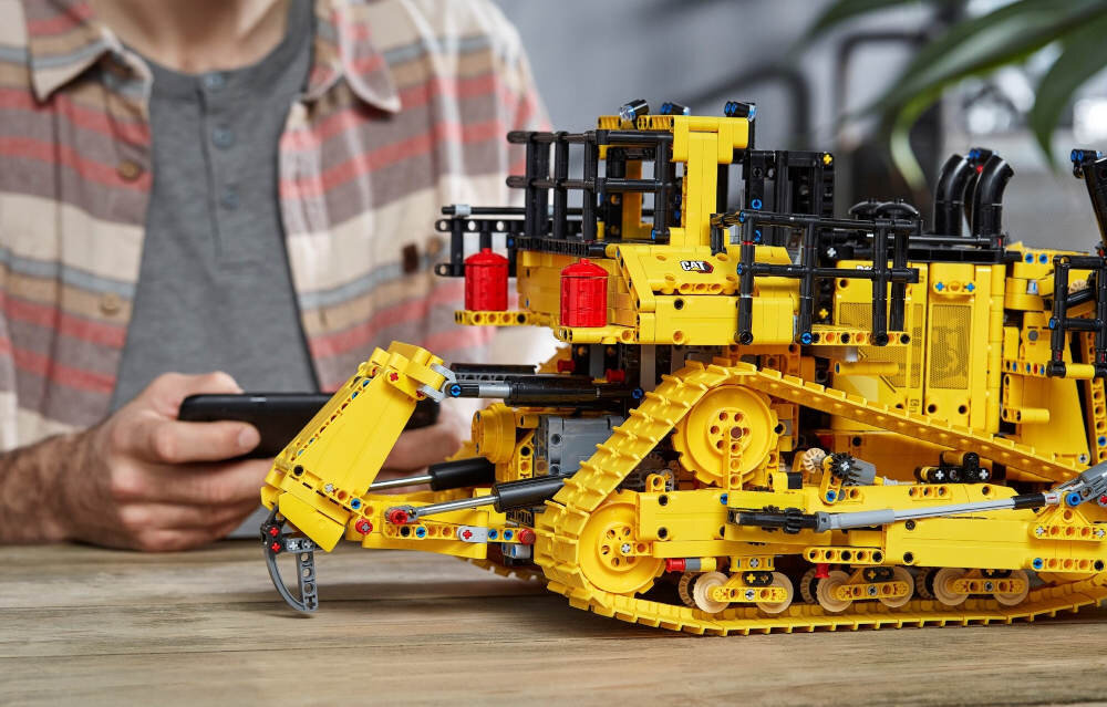 LEGO Technic Buldożer Cat D11T 42131 wyposazenie zestaw komplet akcesoria