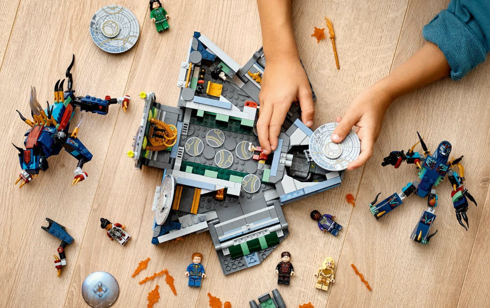 LEGO Marvel Eternals - Domo powstaje 76156 zabawa podczas budowania samodzielne budowanie proste instrukcje