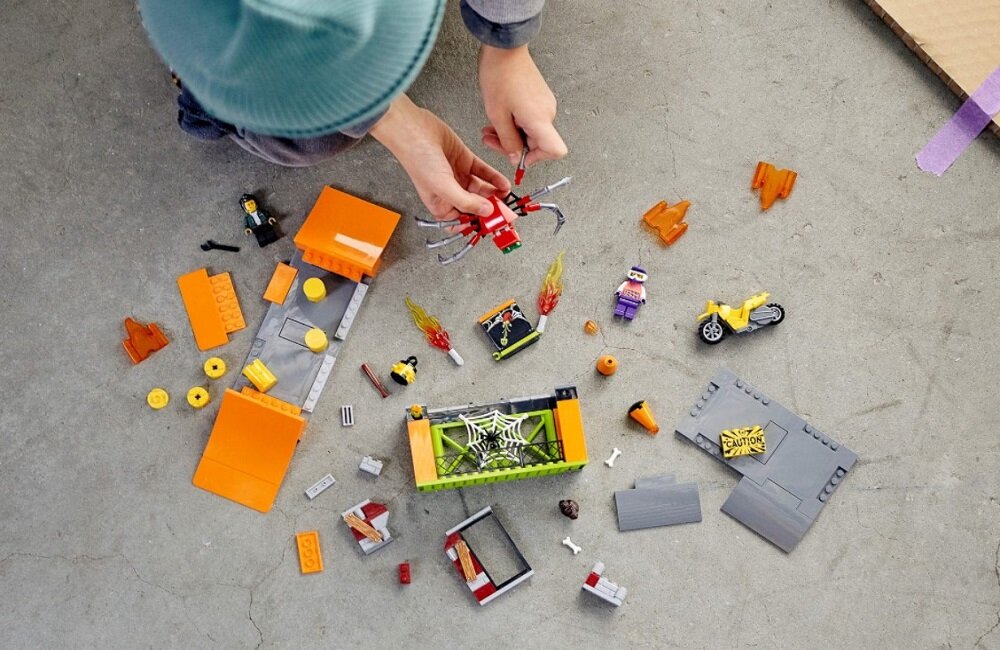 LEGO City Park kaskaderski 60293 Zabawka do zbudowania dla dzieci od 5 lat