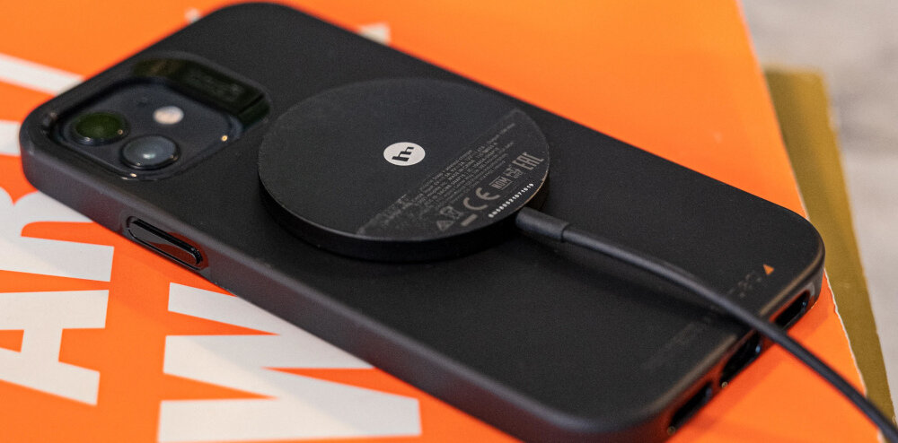 Ładowarka indukcyjna MOPHIE Snap+ Wireless Charging Pad MagSafe 15W Czarny grubość