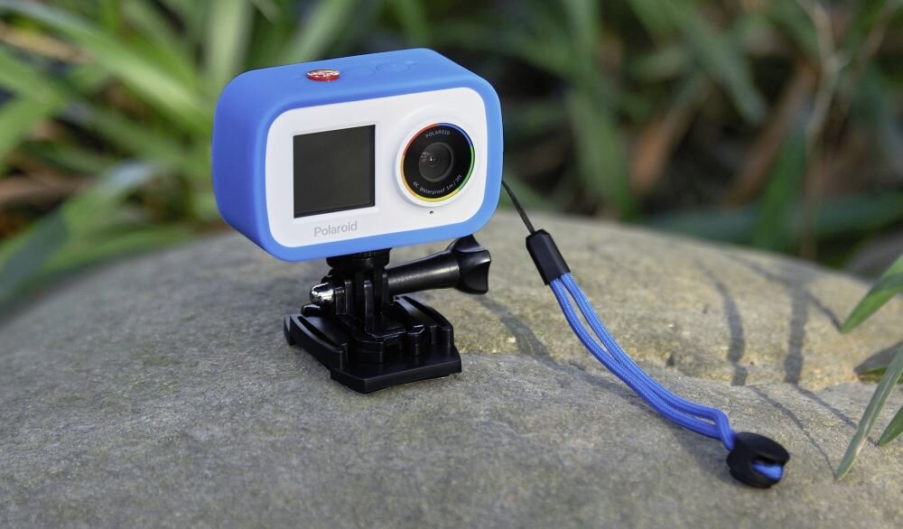 Kamera sportowa POLAROID iD922 sport montaż nagrywanie stabilizacja montaż edycja filtry ostrość śledzenie tryby bateria akumulator zasilanie ładowanie rozdzielczość filmy obudowa odporność wielkość łączność sterowanie