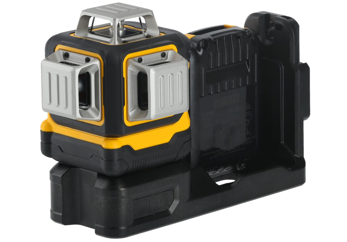 Laser DEWALT DCE089D1G18, wysokośc, test, upadek, odpornośc, IP54, na białym tle laser od tyłu frontem lewo skos