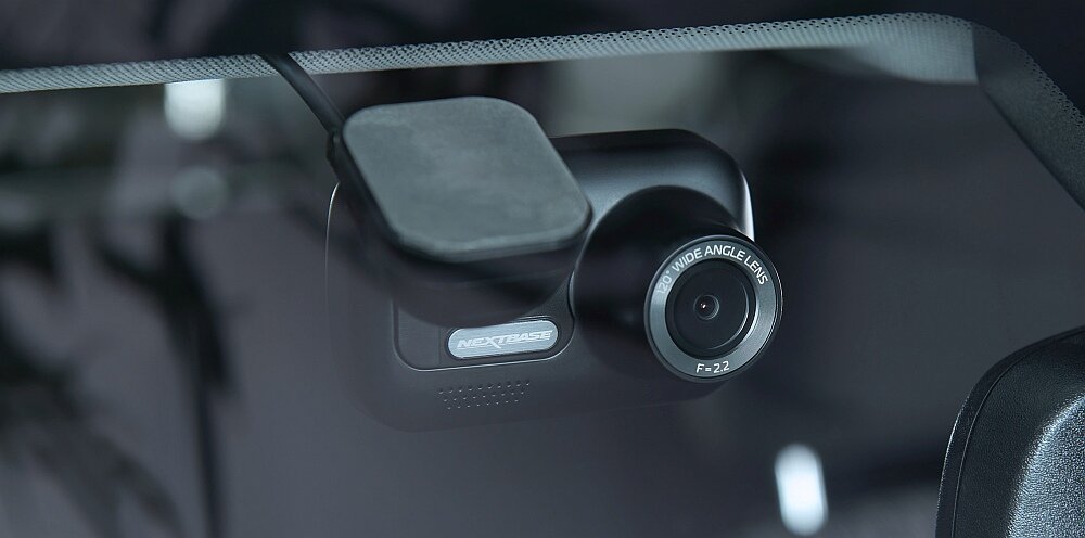 Wideorejestrator NEXTBASE 122HD ekran obiektyw rozdzielczość nagrywanie parkowanie czujnik mocowanie matryca filmy