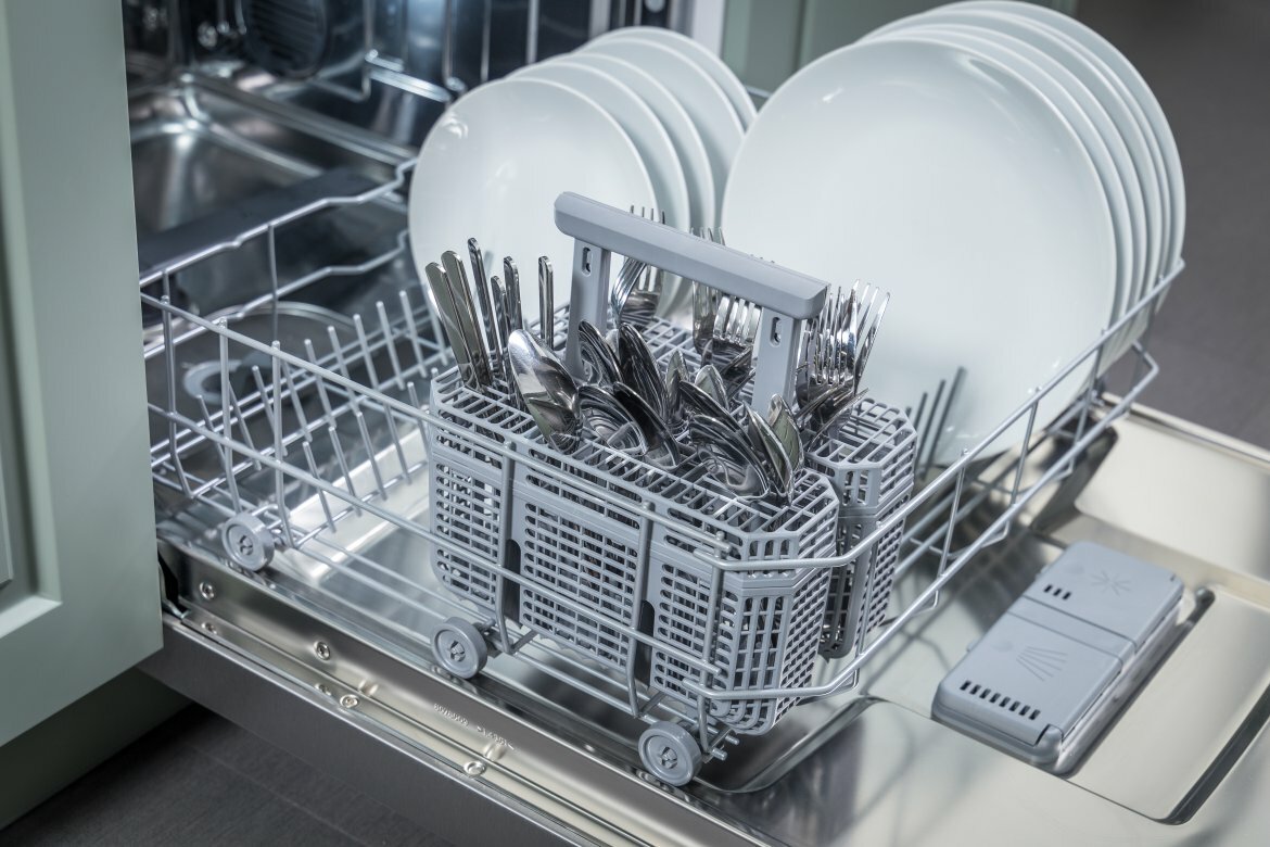 HISENSE-HV651C60 kosz sztućce kuchenne zmywanie suszenie