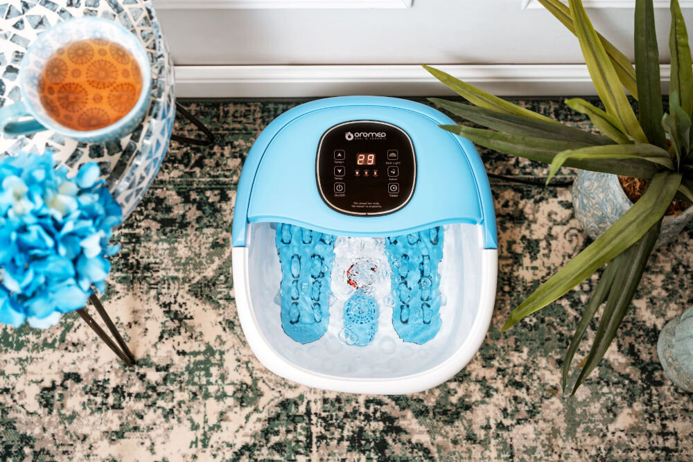 Masażer do stóp HI-TECH MEDICAL Oro-Water Relax kluczowa funkcja podgrzewana rynienka komfortowa temperatura wody 35-48 stopni łagodzenie bólu zmęczenia stóp idealne warunki do relaksu wałki do masażu bąbelki efekt relaksacyjny poprawa krążenia długotrwały komfort