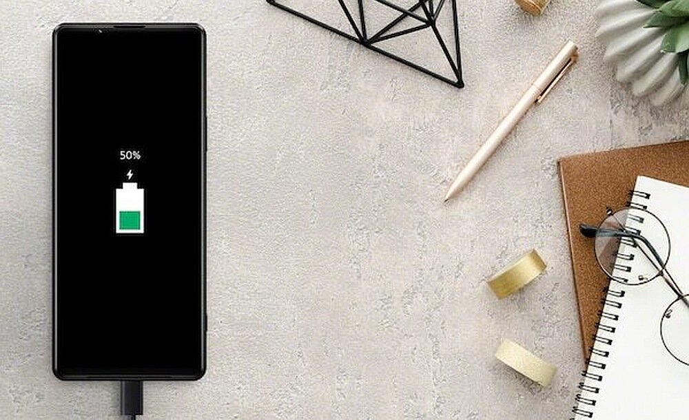 Smartfon SONY Xperia 1 III muzyka ekran bateria aparat wydajność pojemność zdjęcia procesor ram pamięć obudowa wyświetlacz rozdzielczość ładowanie zalety cechy