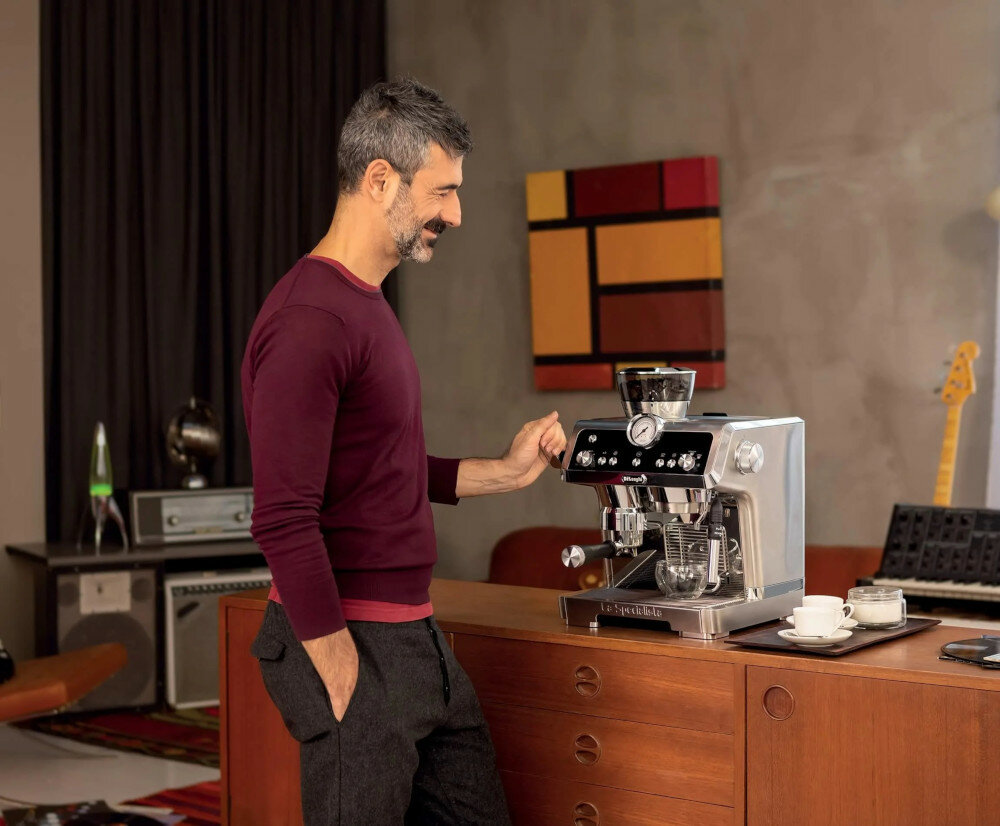 Ekspres DELONGHI La Specialista EC9355.M 2.0 pelnia aromatu