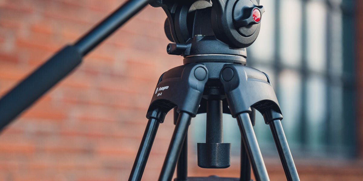 Statyw FOTOPRO DV-2, trzysekcyjne, nogi, zaciski, szybkie, zbliżenie na łączenie trójnogu statywu