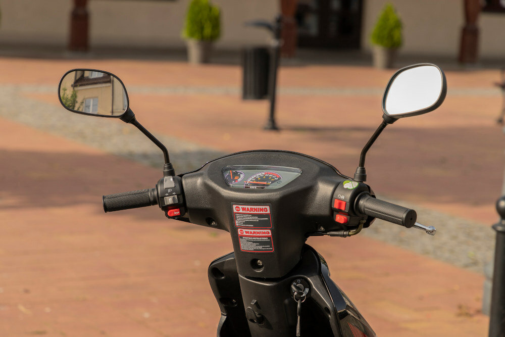Motorower ZNEN VIVO Euro 5 Czarny licznik