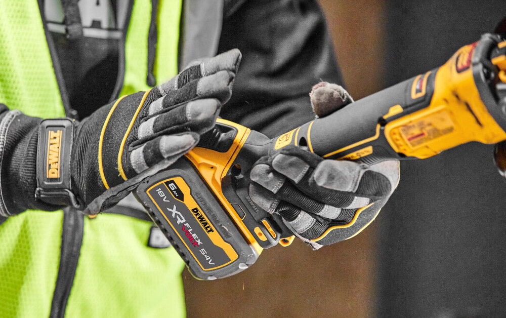 Szlifierka kątowa DEWALT DCG409T1 bardzo wydajna niski poziom wibracji akumulator Li-Ion z serii 18 V XR pojemność 5,0 Ah