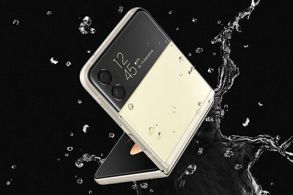 To pierwszy wodoodporny model - Galaxy Z Flip3 5G możesz bez problemu rozkładać w trakcie deszczu i nic mu nie grozi. Znajdź dokładne informacje na ten temat na stronie sklepu Media Expert. To pierwszy wodoodporny model - Galaxy Z Flip3 5G możesz bez problemu rozkładać w trakcie deszczu i nic mu nie grozi. Znajdź dokładne informacje na ten temat na stronie sklepu Media Expert.