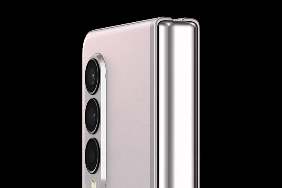 Wzmocniona aluminiowa obudowa zastosowana w nowym Samsung Fold zwiększyła jego trwałość względem poprzednika. Wzmocniona aluminiowa obudowa zastosowana w nowym Samsung Fold zwiększyła jego trwałość względem poprzednika.