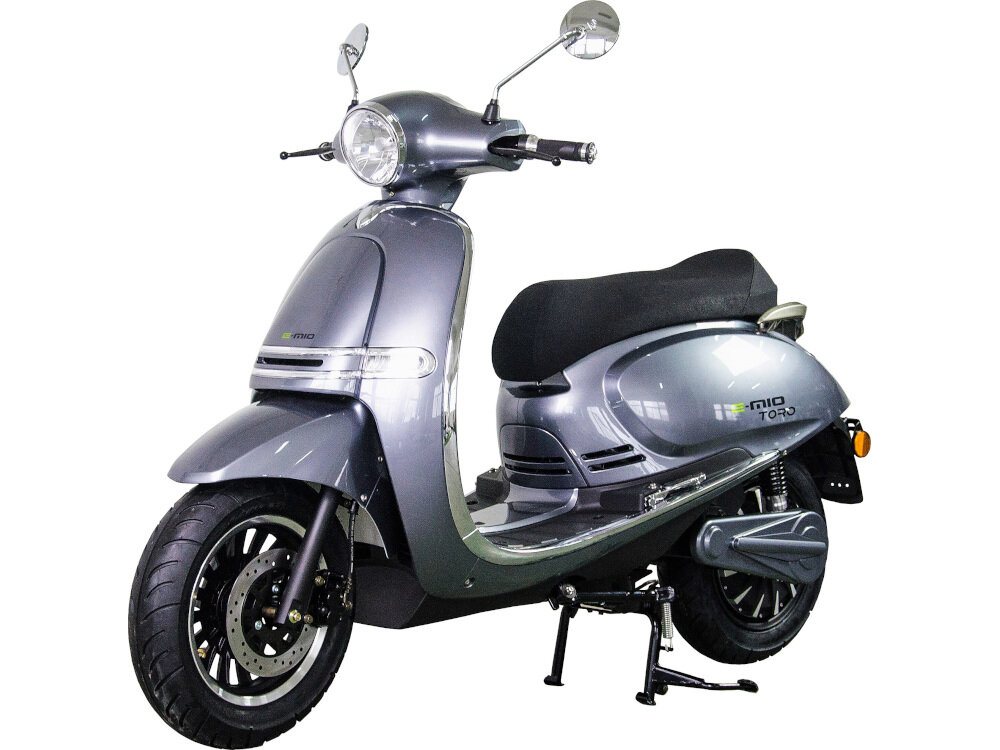Skuter elektryczny E-MIO Toro Srebrny w srebrnym kolorze doskonały styl niezawodność dla kobiet i mężczyzn