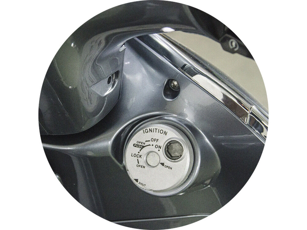 Skuter elektryczny E-MIO Toro Srebrny tani w eksploatacji silnik elektryczny o mocy 4000 W maksymalny moment obrotowy 54 Nm maksymalna prędkość do 75 km/h pokonywanie wzniesień o maksymalnym kącie nachylenia do 25 stopni