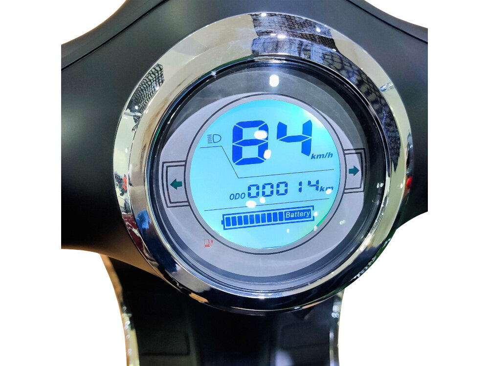 Skuter elektryczny E-MIO Toro Srebrny licznik LCD dokładna prędkość ilość przejechanych kilometrów stan naładowania baterii duży wyraźny kokpit