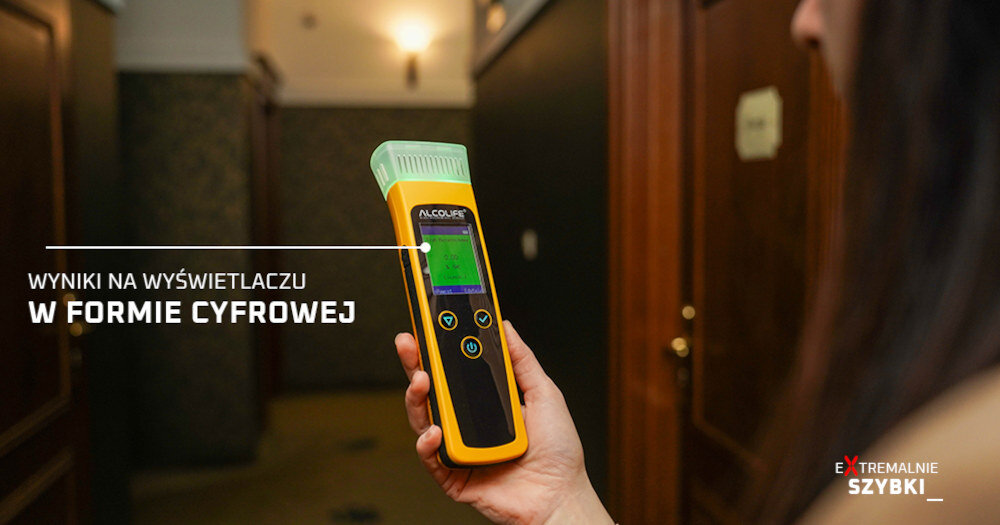 Alkomat ALCOLIFE Go Wyraźny i czytelny wyświetlacz Duży, trzykolorowy ekran zmiana barwa pomiar wynik dokładne wartości w promilach zapisuje do 28 000 wyników ułatwienie kontrola badania historia tworzenie raportów