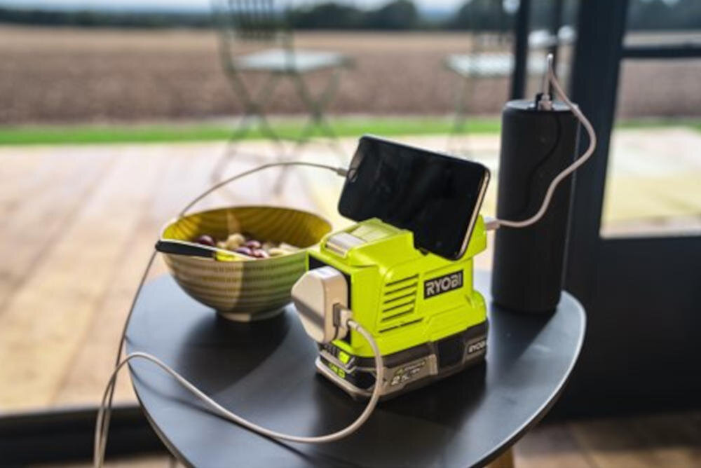 RYOBI one zasilanie prąd poza domem małe urządzenia port usb ładowanie