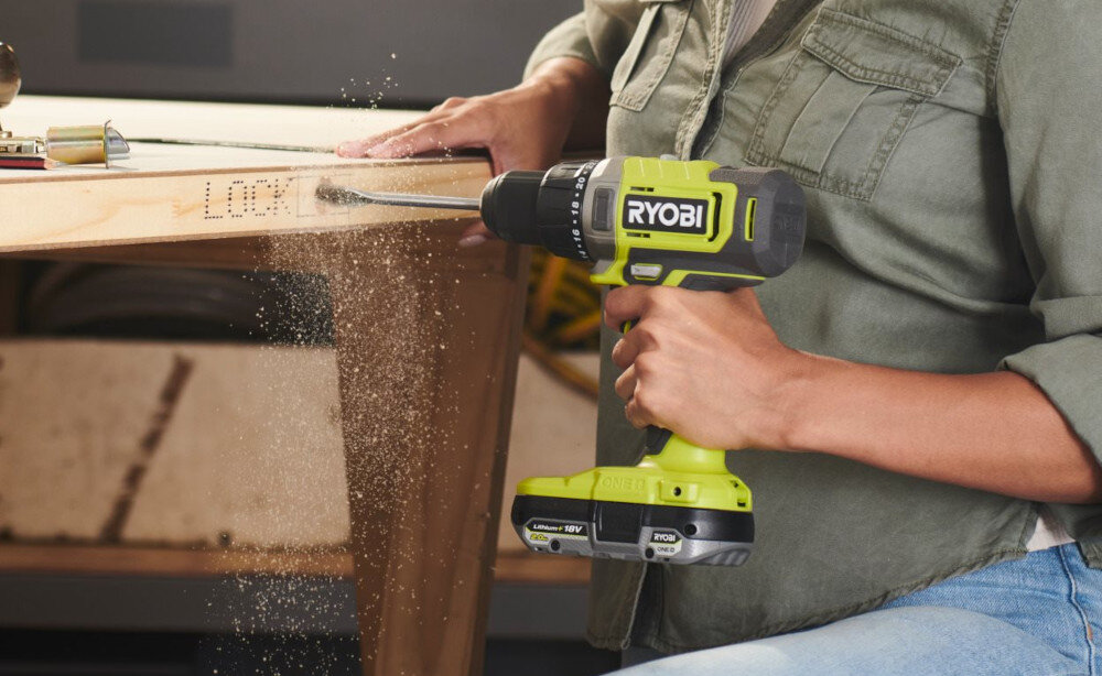 Wiertarko-wkrętarka RYOBI R12SD-220S 22-pozycyjna regulacja momentu obrotowego maksymalna średnica wiercenia w drewnie do 22 mm w matalu do 7 mm