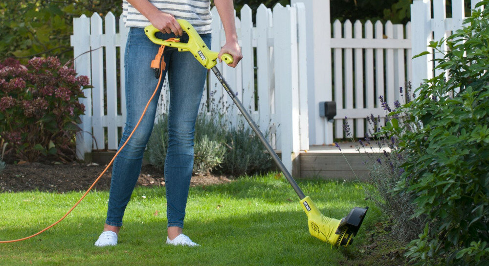 Podkaszarka elektryczna RYOBI RLT2925 silnik moc 1200 W wydajny pasek na ramię maksymalna prędkość obrotowa do 7300 obr/min