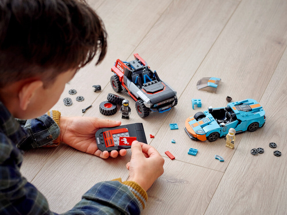 LEGO Speed Champions Ford GT Heritage Edition i Bronco R 76905 pasuje do innych zabawek LEGO tworzyć jeszcze bardziej zaawansowane budowle kreatywna pełna pasji zabawa