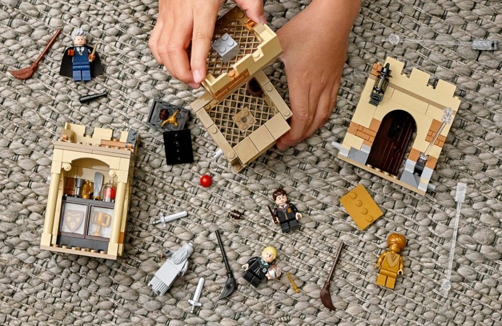 LEGO Harry Potter Hogwar Pierwsza Lekcja Latania 76395 Bogaty w szczegóły zestaw