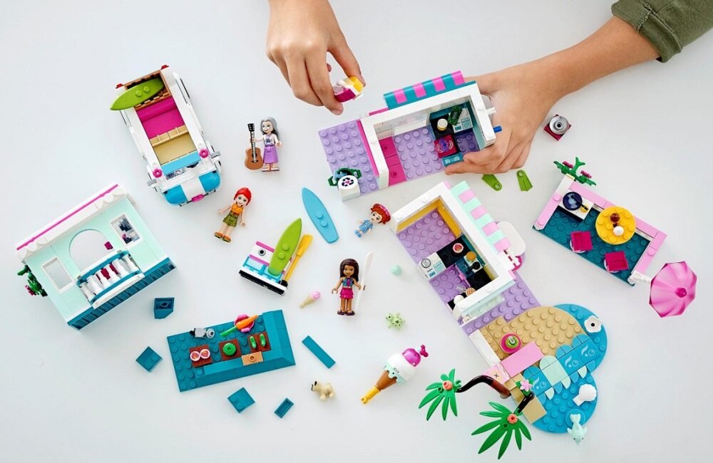 LEGO Friends Nabrzeże surferów 41693 Wakacyjne przygody