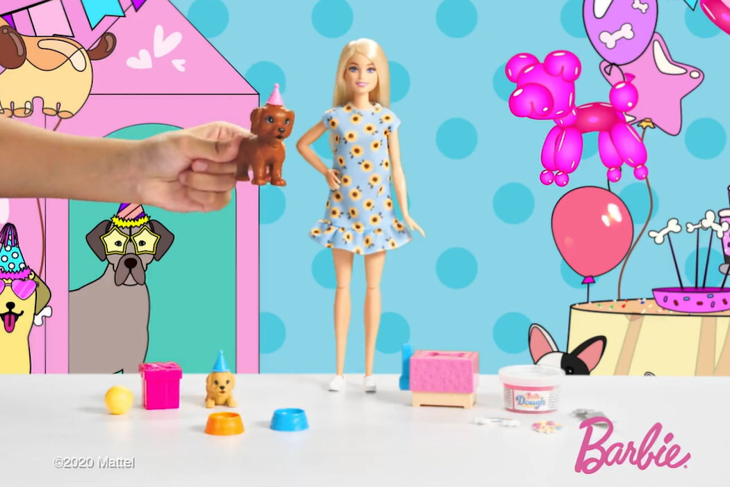 Lalka Barbie Przyjęcie dla szczeniaczka GXV75 foremka szczeniaki zabwa tort kapelusz