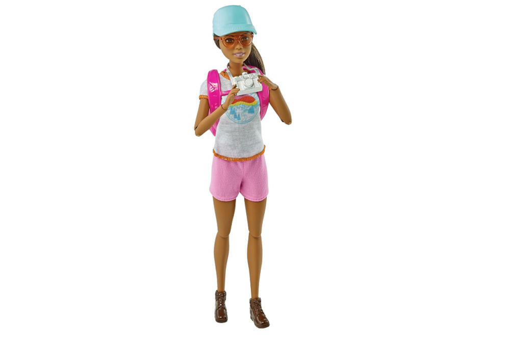 MATTEL-BARBIE-TURYSTKA-GRN66 lalka podróż turystka zwiedzanie świat wygodny strój elementy ruchome przygoda przeszkoda pamiątki zdjęcia aparat fantazja