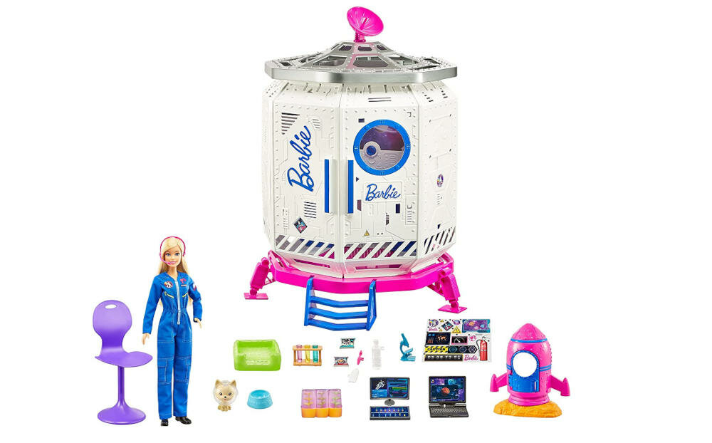 MATTEL-BARBIE-STACJA-KOSMICZNA-GXF27 kosmiczny kombinezon zestaw słuchawkowy akcesoria komputery krzesło żywność piesek