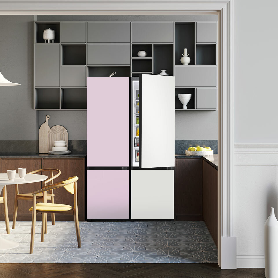 Jaka lodówka dla dużej rodziny? Jeśli potrzebujesz większą przestrzeń do przechowywania wybierz urządzenia Bespoke, które możesz łączyć ze sobą – przykładowe zestawienie na zdjęciu, a urządzenia zamówisz w MEDIA EXPERT Jaka lodówka dla dużej rodziny? Jeśli potrzebujesz większą przestrzeń do przechowywania wybierz urządzenia Bespoke, które możesz łączyć ze sobą – przykładowe zestawienie na zdjęciu, a urządzenia zamówisz w MEDIA EXPERT