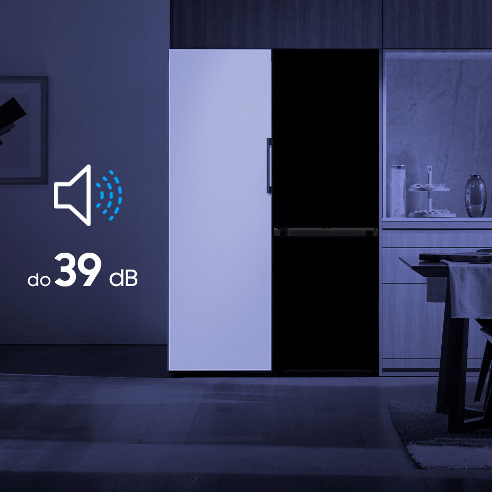 Nocne zdjęcie kuchni wskazuje na niezwykle cichą pracę lodówki Samsung BESPOKE