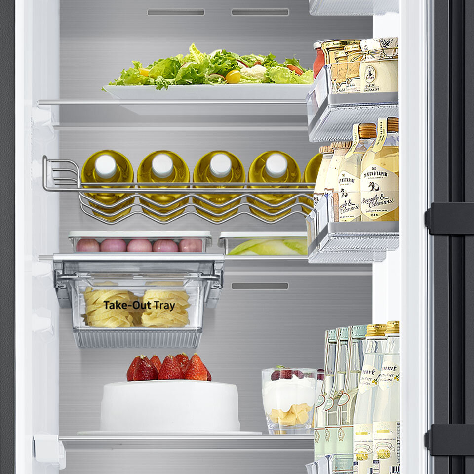 Zdjęcie prezentuje innowacyjną półkę na butelki w lodówce Samsung BESPOKE RR39A7463AP/EO, którą znaleźć możesz w sklepach Media Expert