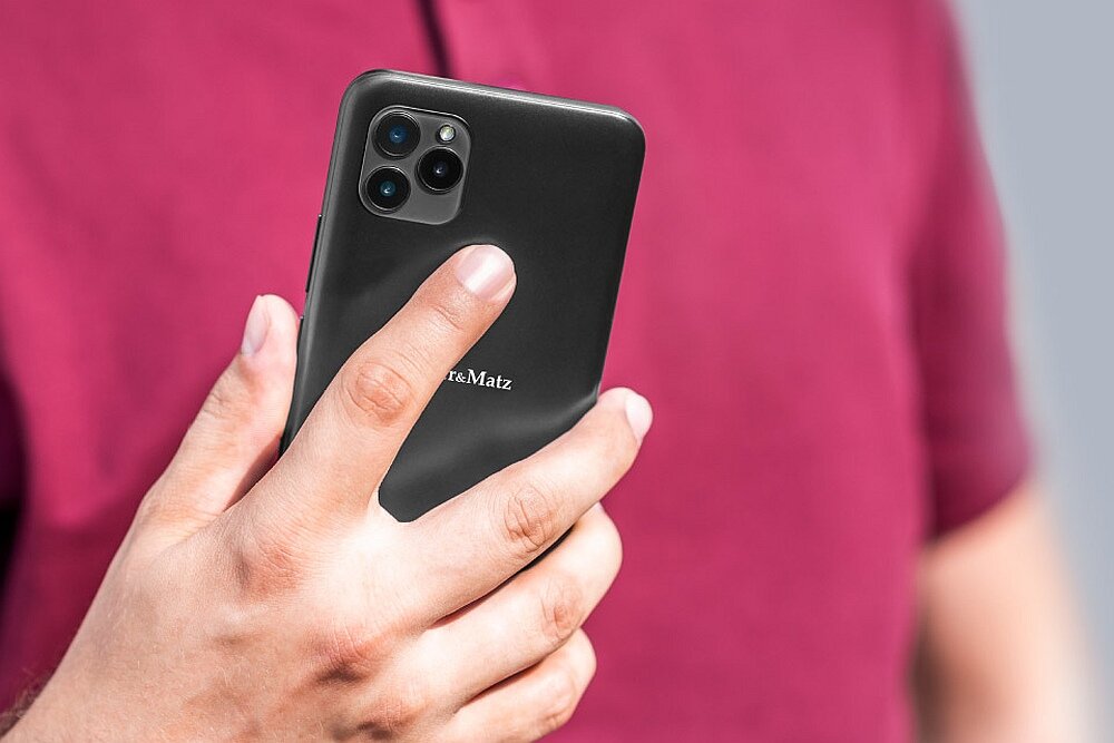 Smartfon KRUGER&MATZ Flow 9 ekran granie procesor wydajność pamięć bateria aparat chłodzenie tryby sterowanie przyciski
