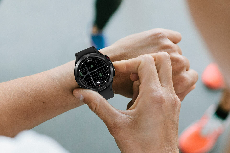 SAMSUNG Galaxy Watch 4 Classic SMR885F 42mm LTE Srebrny Smartwatch