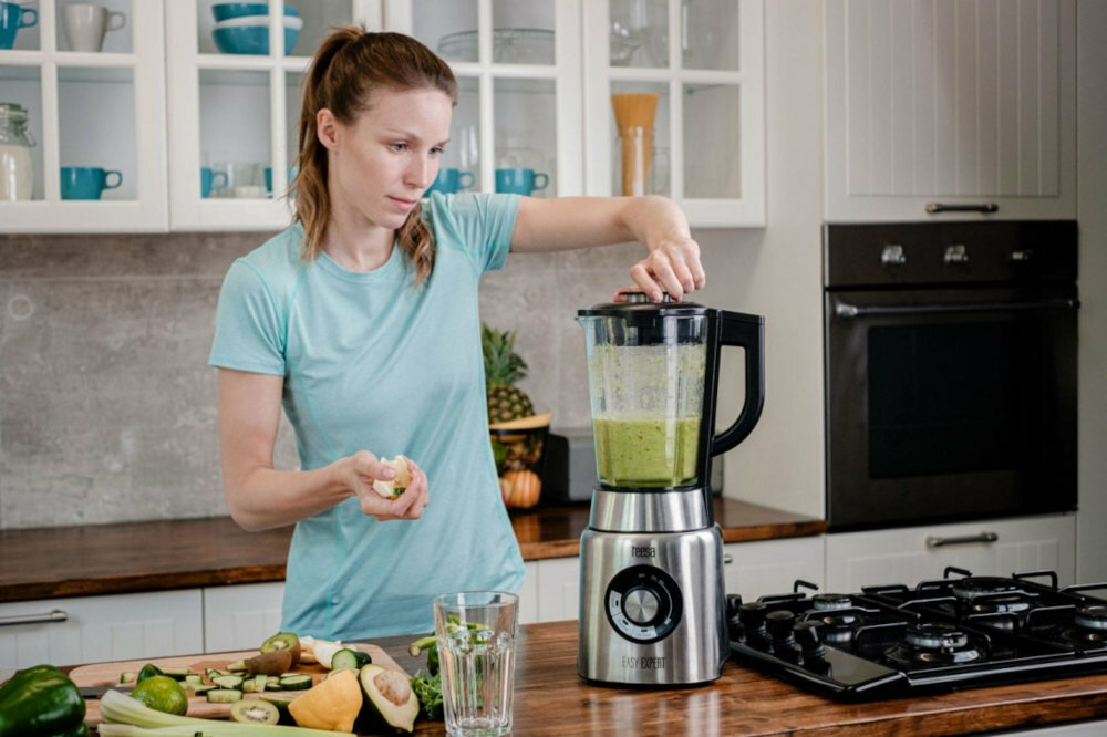 Blender kielichowy TEESA Easy Expert predkosc kruszenie lodu duza moc