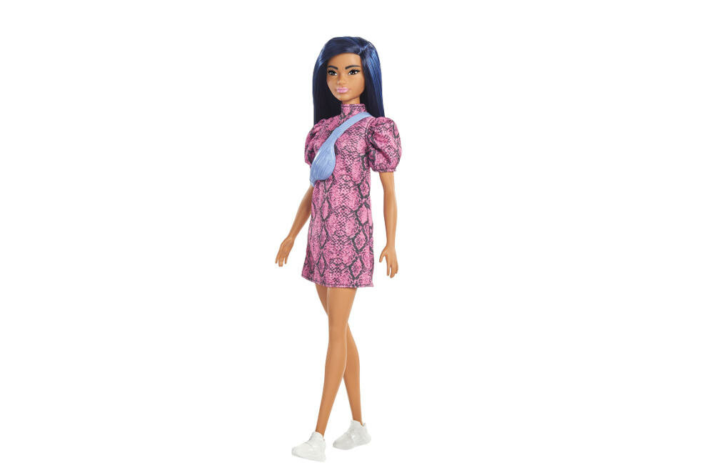 MATTEL-BARBIE-FASHIONISTAS-GXY99 sukienka różowy wzór wąż