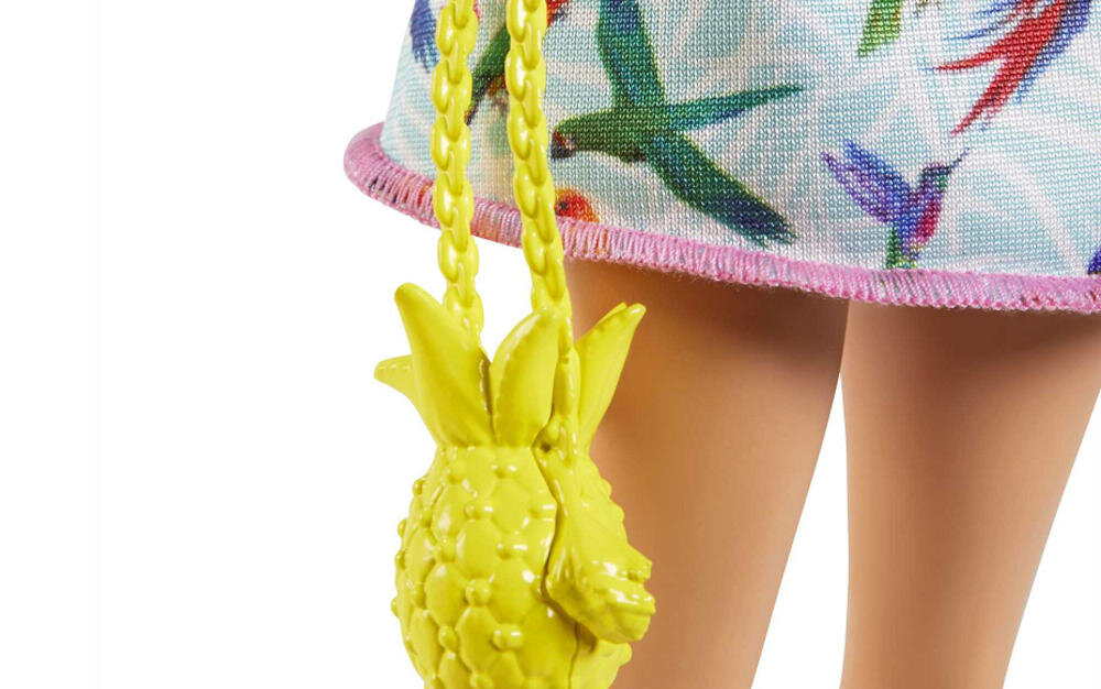 MATTEL-BARBIE-DREAMHOUSE-GRT87 wakacyjny styl kolorowa sukienka ptaki egzotyczne torebka ananas