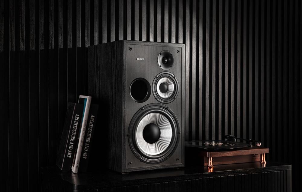Динамики Bluetooth EDIFIER R2850DB воспроизводят чистый насыщенный сбалансированный звук.