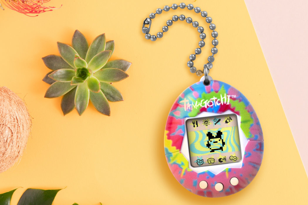 Tamagotchi BANDAI Tie Dye dorosłość łańcuszek