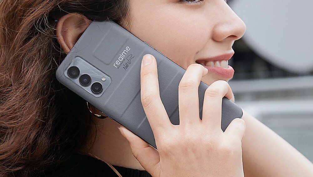 Smartfon REALME GT Master Edition ekran procesor wydajność ram pamięć aparat bateria ładowanie obudowa waga opis cechy funkcje parametry 5g sieć zdjęcia