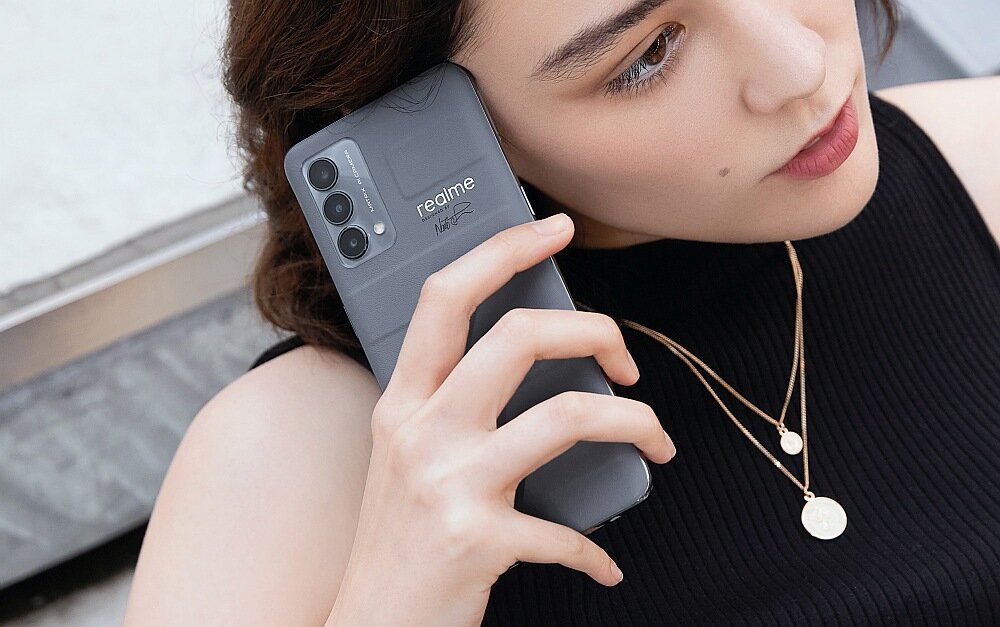 Smartfon REALME GT Master Edition ekran procesor wydajność ram pamięć aparat bateria ładowanie obudowa waga opis cechy funkcje parametry 5g sieć zdjęcia