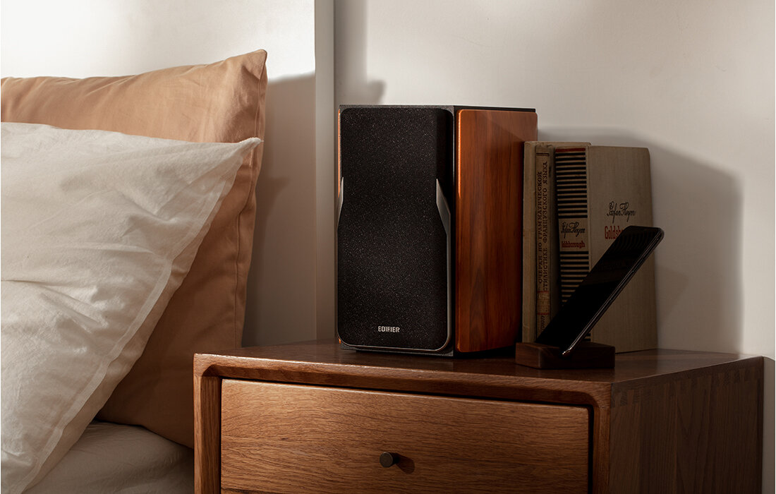 Кнопка дистанційного керування колонками EDIFIER R1380DB