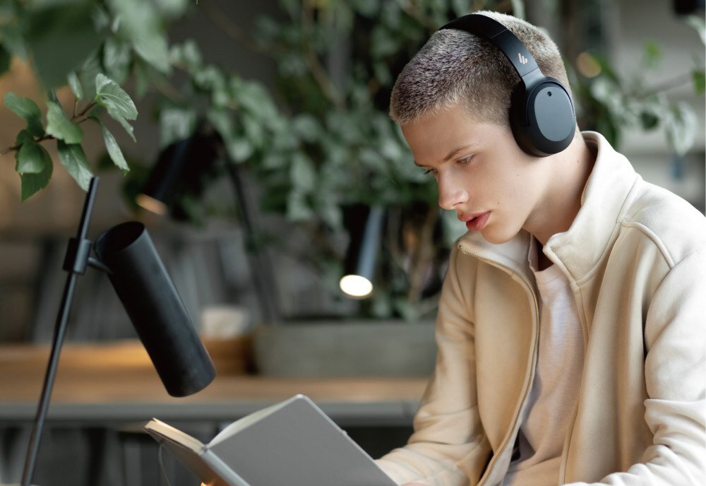 Słuchawki nauszne EDIFIER W820NB dźwięk jakość połączenie łączność pasmo impedancja muzyka gry filmy sterowanie bluetooth